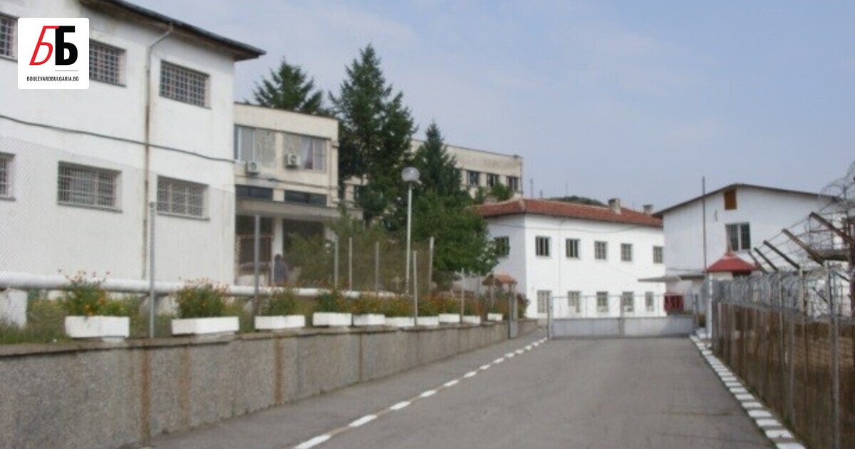 Лекар, осъден за убийство, може да продължи да работи с