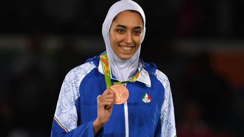 Единствената олимпийска медалистка на Иран избяга от страната