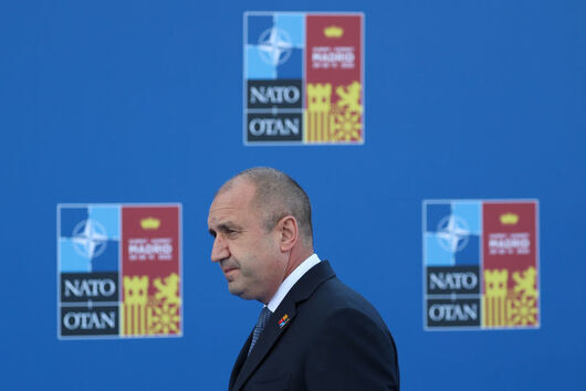 И все пак Румен Радев ще ръководи делегацията в НАТО 