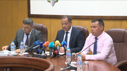 Вътрешният министър Калин Стоянов даде брифинг за да разясни случая
