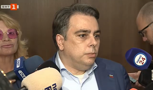 Асен Василев: Този опит за правителство беше отбиване на номера