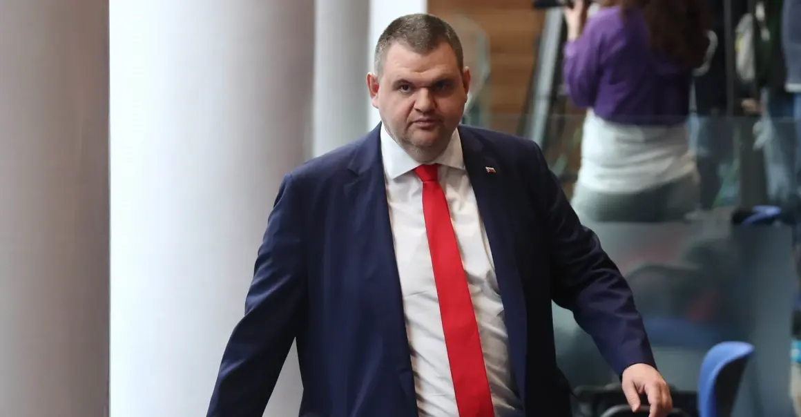 Пеевски топи Доган пред западни посолства за връзки с Русия