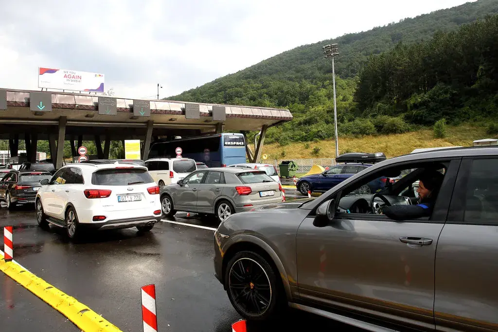 С 10% поскъпват пътните такси през Сърбия