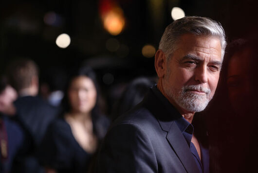 Джордж Клуни призова Байдън да се откаже от президентската надпревара