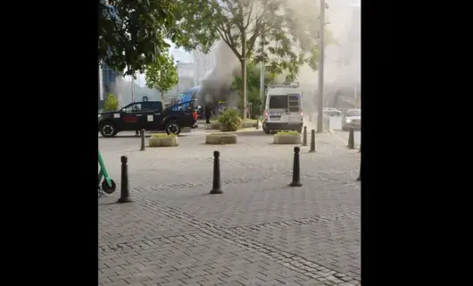 Потушен е огънят, пламнал в подлеза на метростанция "Сердика" в София (Обновена)
