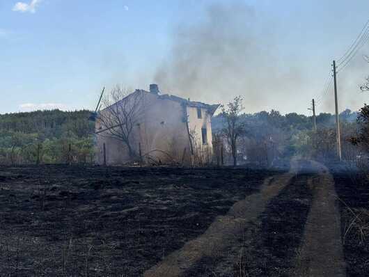 Локализиран е пожарът край село Воден. Изгорели са 35 къщи