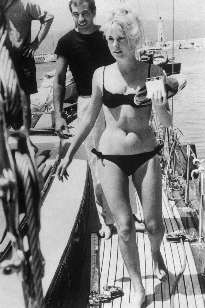 Катрин Деньов през 1966.