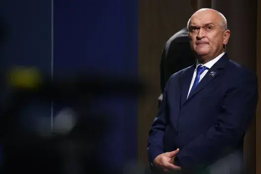 Главчев е готов да остане служебен премиер, но не и да поиска оставката на Калин Стоянов