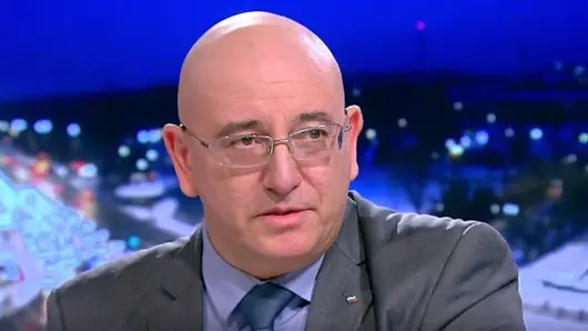 Ревизоро влезе в остър спор с ГЕРБ, прогнозира "водни бунтове" през 2021