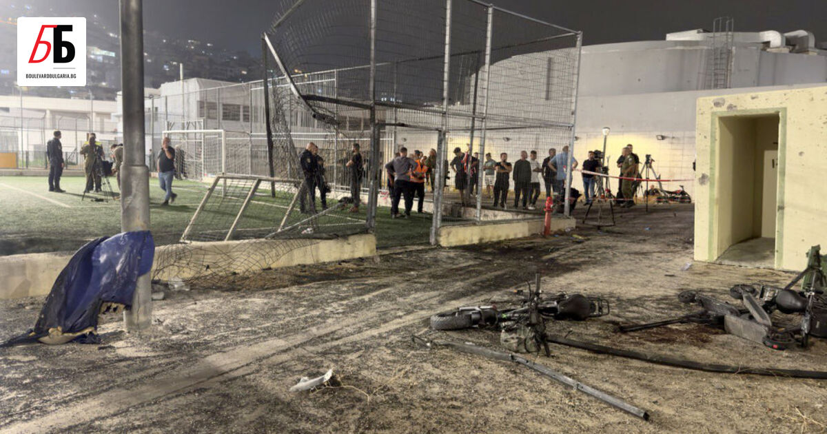 Най-малко 12 души, включително деца, са били убити при ракетна