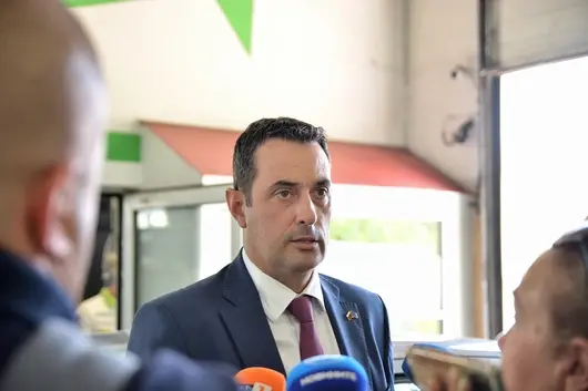 Гвоздейков: Не че не работят климатиците във влаковете, БДЖ не може да борави с тях