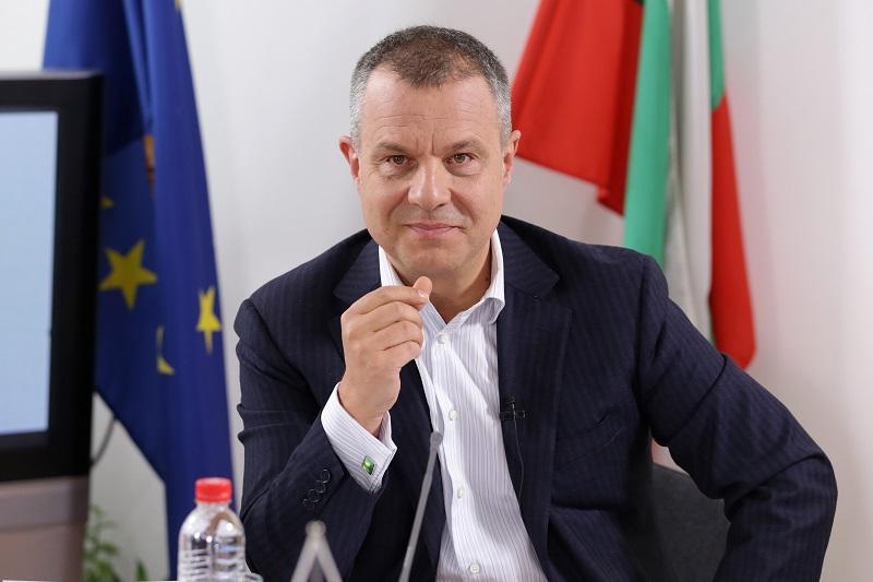 Парламентът проверява как Емил Кошлуков е избран за директор на БНТ