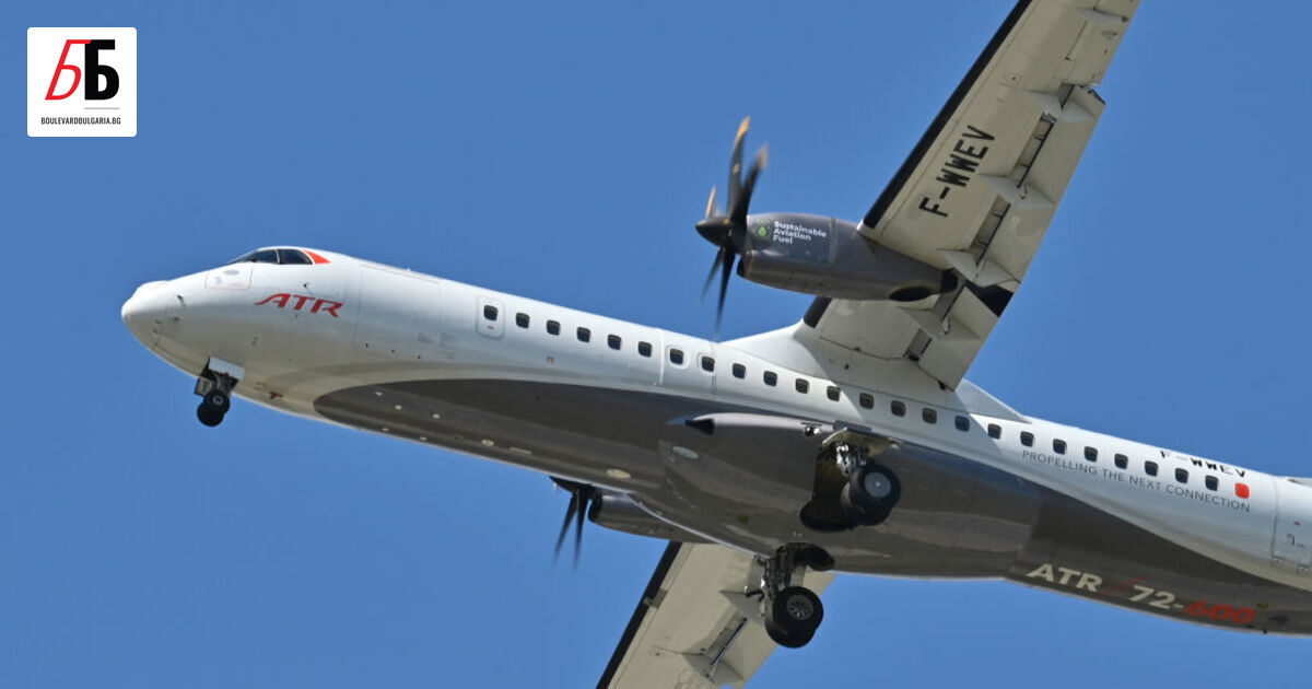 Пътнически самолет с 62 души на борда се е разбил