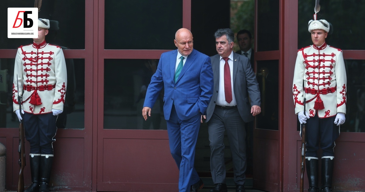 Още трима души от списъка с възможни кандидати за служебен