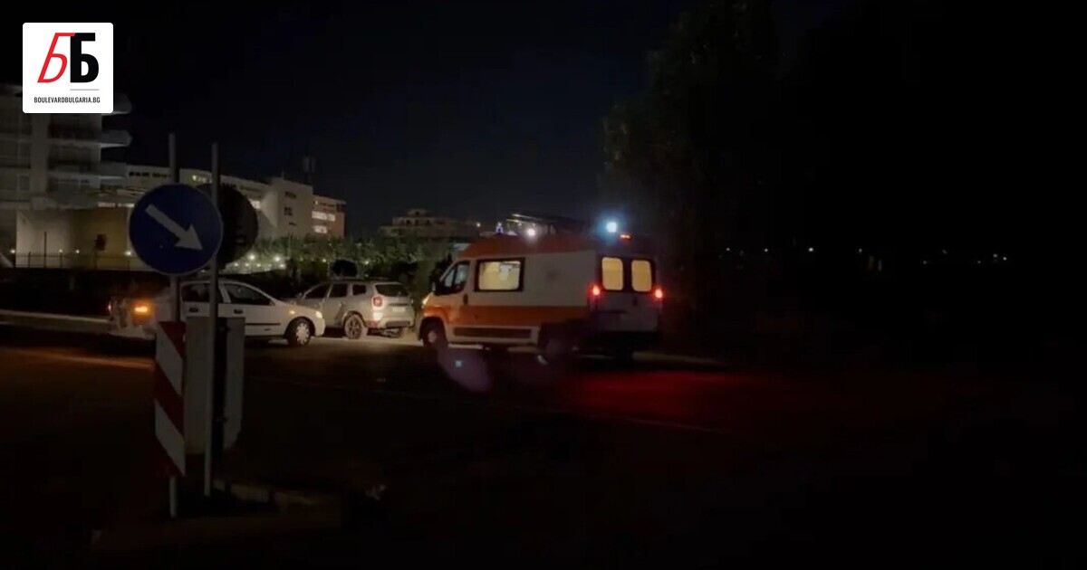 Двама души са били прегазени от такси и са загинали