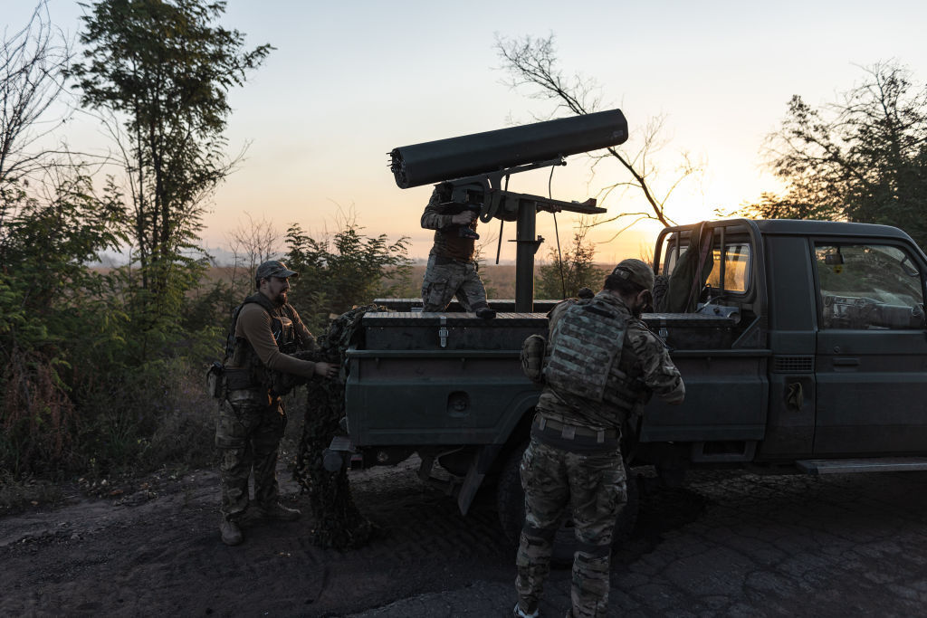 Украйна нанесе удари по военно летище край руския Волгоград