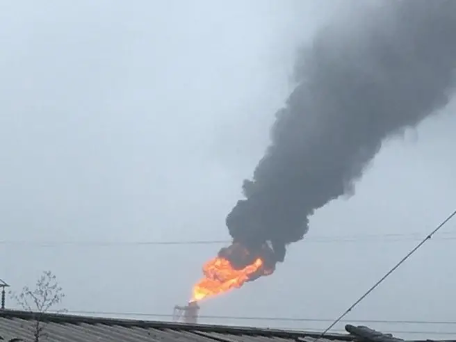 Пожар и експлозия в една от най-големите петролни рафинерии в Русия