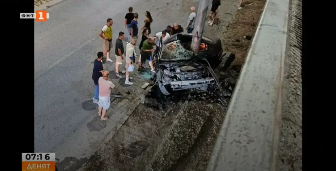 Шофьор на 20 г. е загинал, след като почти разполови колата си при удар в Пловдив 