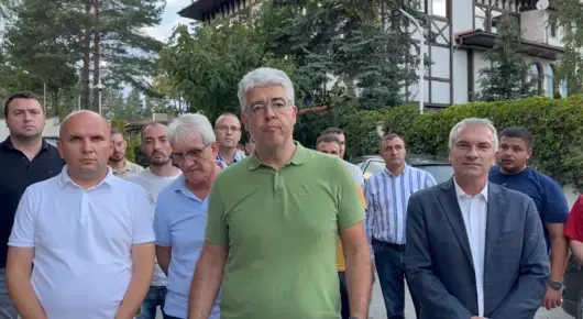 Лоялни на Доган депутати се събраха да бранят Боянските сараи