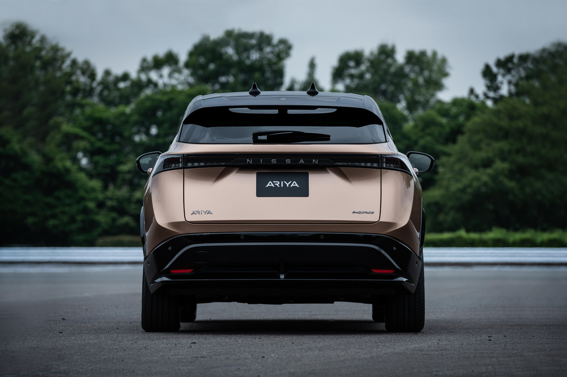 Новият Nissan Ariya ще разполага с три режима на работа – Стандартен, Спортен и Еко (e-4ORCE версиите ще имат допълнителен режим за сняг), от които водачите ще могат да избират, спрямо собствения си стил или пътна обстановка.