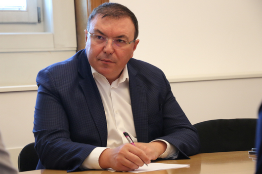 ГЕРБ координирано нападна Даниел Митов за скандалите в МВР