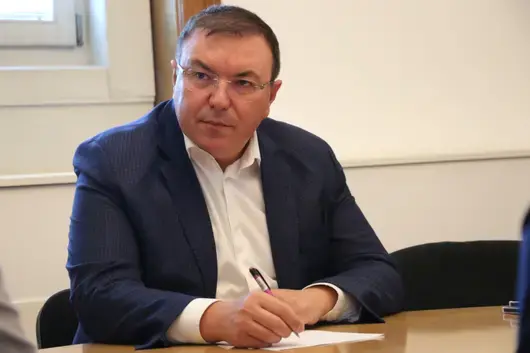 Докато депутатите умуват, младите лекари пак излизат на протест
