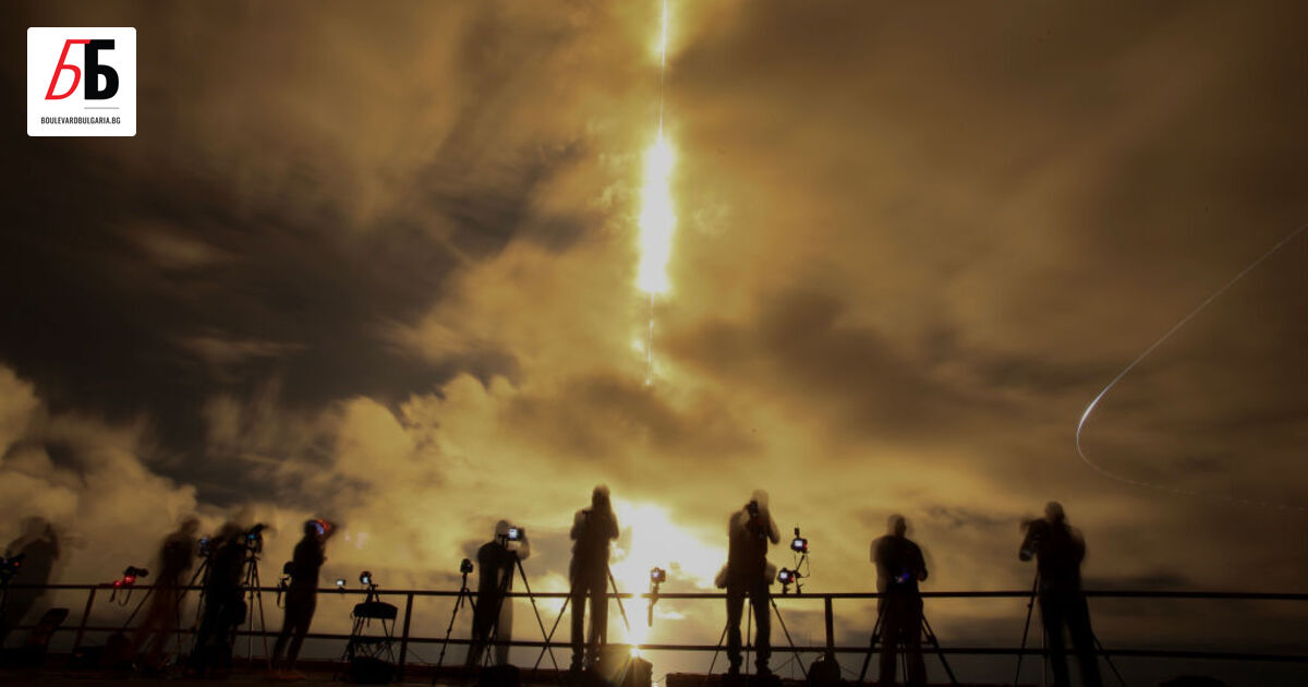 Американският предприемач Джаред Айзъкман, чието състояние се оценява на 2