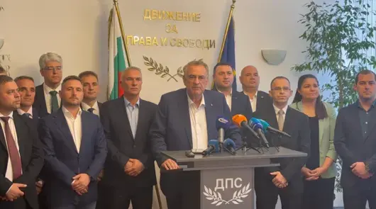 ДПС-Доган не обжалва отказа на съда да заличи Пеевски като съпредседател