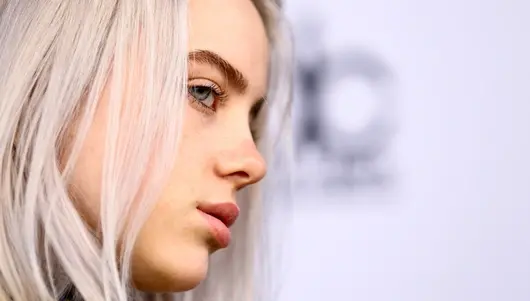 Песента за Бонд 25 е поверена на Били Айлиш 