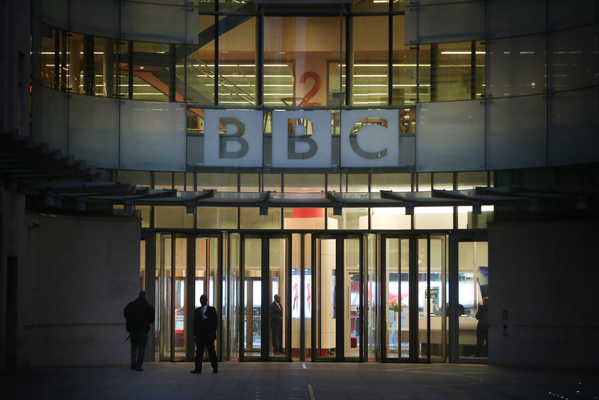 Ефектът Covid-19 в медиите: BBC и "Гардиън" съкращават стотици служители