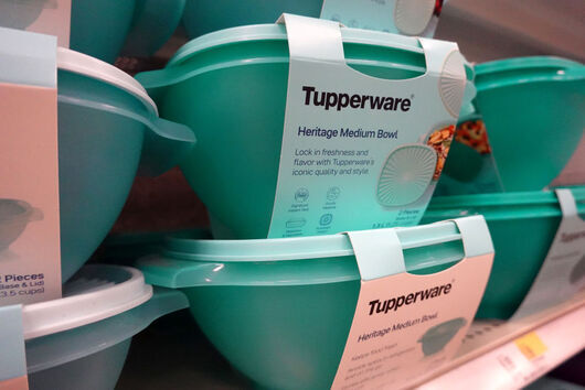 Компанията Tupperware беше синоним на съд за храна, но обяви фалит