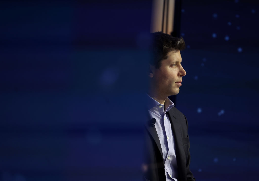 3 оставки за един ден в OpenAI: Кой всъщност контролира компанията зад ChatGPT?