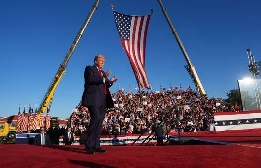 Придружен от Мъск, Доналд Тръмп се върна на мястото, където едва не беше убит