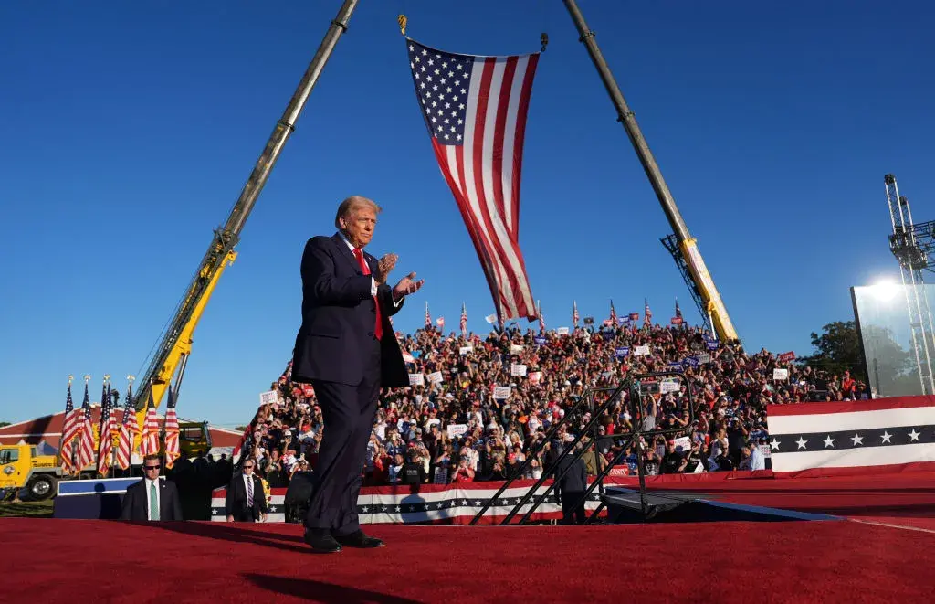 Придружен от Мъск, Доналд Тръмп се върна на мястото, където едва не беше убит