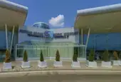 Полетите на летището в София спряха заради аварирал на пистата камион 