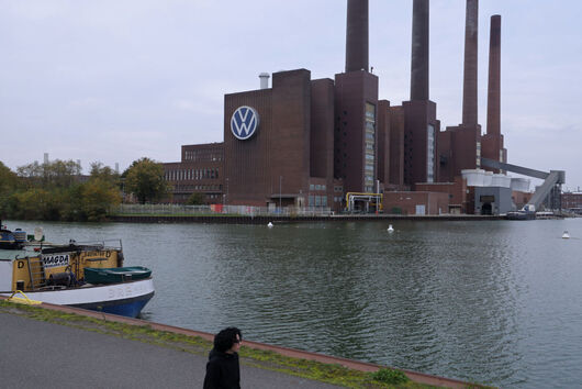 Най големият европейски автомобилостроител Volkswagen планира да затвори поне три