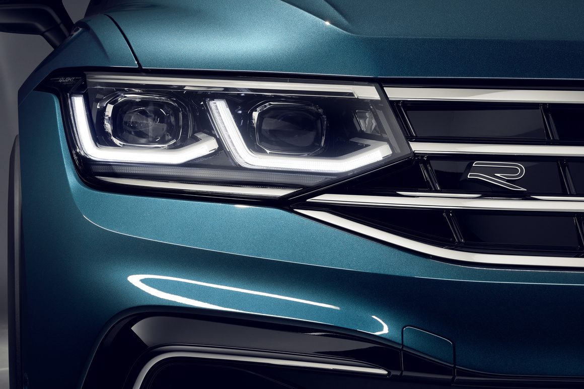 Новата матрична LED система на предните светлини3 IQ.LIGHT на новия Tiguan осигурява много по-високо ниво на безопасност и удобство за водача при шофиране нощем