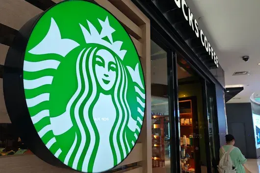 Кафето със зехтин не спаси Starbucks от затрудненията, ще връща клиенти с по-евтино ядково мляко