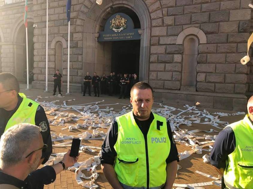 СДВР намалява охраната на протестите заради полицаи, болни от Covid-19