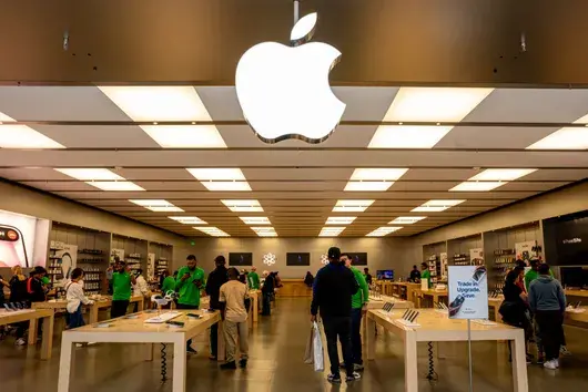 ЕС се готви да глоби американските гиганти Apple и Meta на фона на ескалиращата търговска война със САЩ