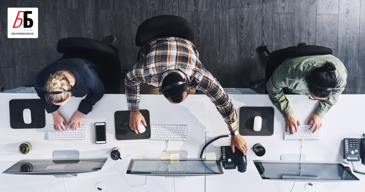 IT секторът остава сред най-добре платените професии в България, но