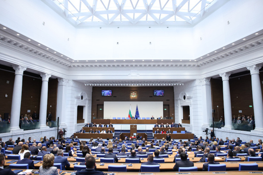 Парламентът провежда последното си заседание за тази година нищо че