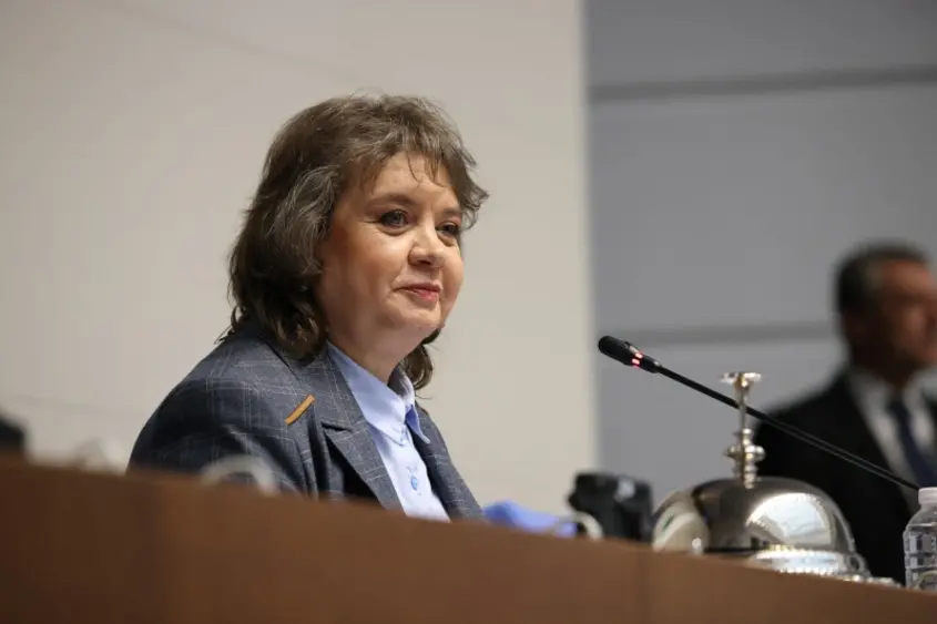 Наталия Киселова - председател на 51-вото НС