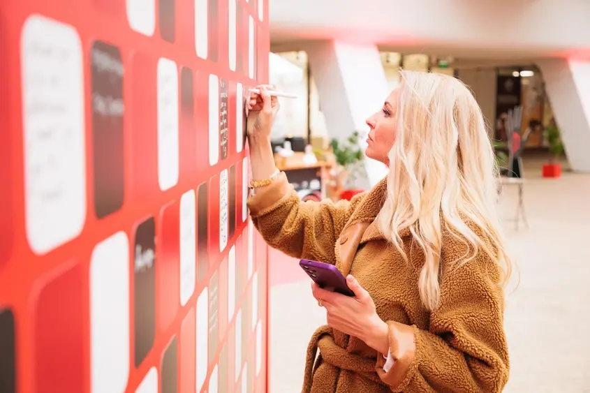 L'oreal Paris wall