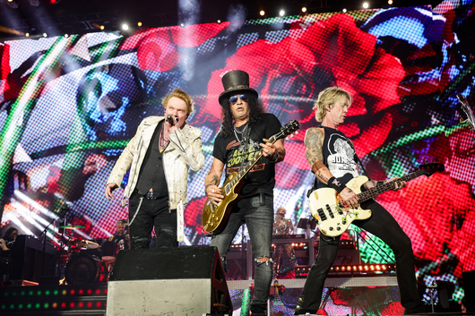 Официално: Guns n'Roses със Слаш и Аксел Роуз ще свирят в София през 2025