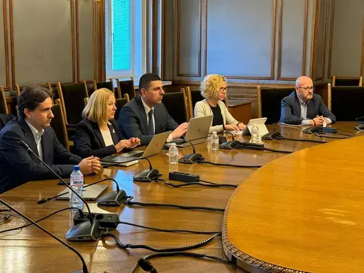 ДБ отговори на ГЕРБ: Върховенството на правото не е разменна монета