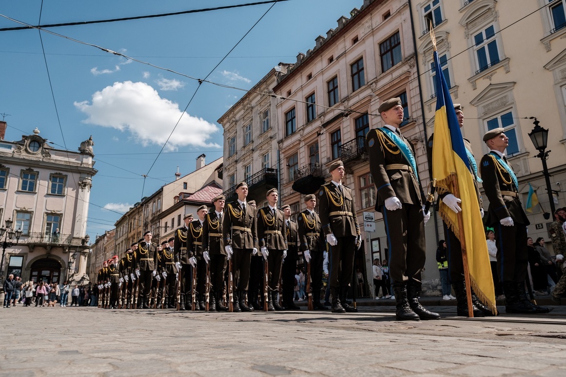 ГЕРБ заподозря Главчев в саботаж на преговорите с БСП заради Украйна (обновена)