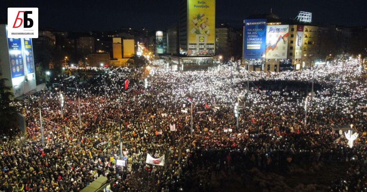 Хиляди хора се събраха в неделя на централния площад в
