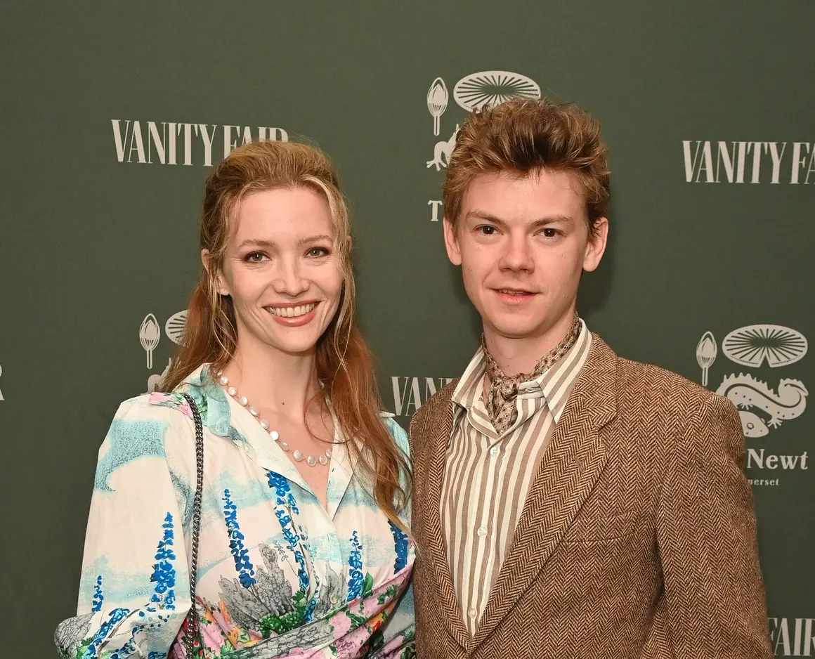 Талула Райли и Томас Броуди-Сангстър