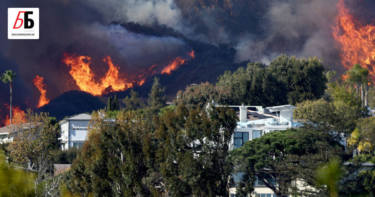 Горските пожари, които от часове бушуват в окръг Лос Анджелис,
